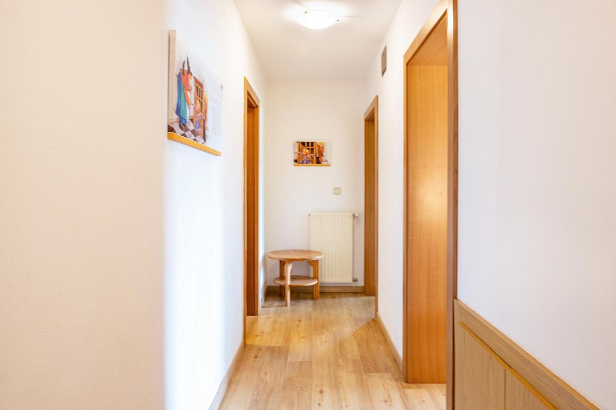 Haensel Und Gretel Schlosshof Umes Ngoại thất bức ảnh